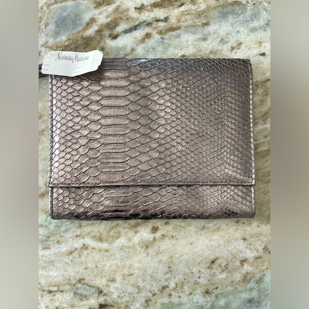 90s Silver Metallic Textured Clutch Neiman Marcus